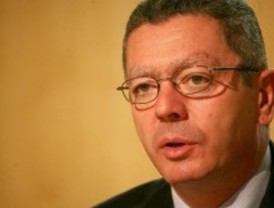 Gallardón defiende la ley del matrimonio gay y huye de seguir los pasos del Tea Party