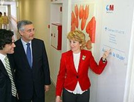 Entregan 20.000 firmas para mantener el Virgen de la Torre