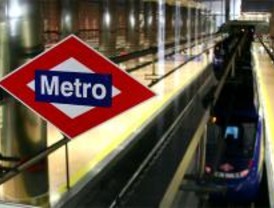 'Red retro' homenajea al colectivo lésbico rebautizando estaciones de Metro
