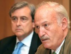 Echeverría dice que la subida del abono tiene fines sociales