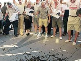 Un médico de Madrid Salud recorrerá Orcasitas para ver la plaga de cucarachas