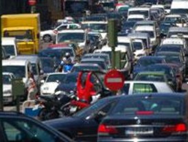 El equipaje de un autobús provoca el cierre de tres carriles de la M-30