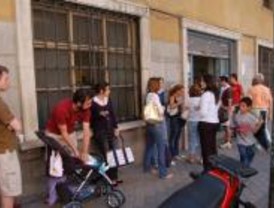 La CECU pide solucionar las molestias de los trámites del DNI