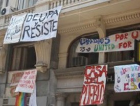 El 'okupado' Hotel Madrid abre sus puertas a la primera desahuciada