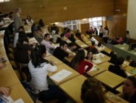 Más de 25.440 estudiantes en Madrid se enfrentan desde este lunes a la nueva Selectividad