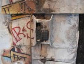 Queman por tercera vez la cabina de teléfono del Patio Maravillas