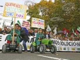 Miles de agricultores se manifiestan en Madrid