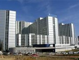 Seis heridos en dos choques contra una mediana