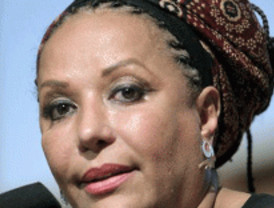 La senadora mediadora con las FARC sufre un accidente de tráfico en Madrid