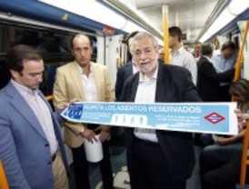 Metro lanza una campaña para que se respeten los asientos reservados