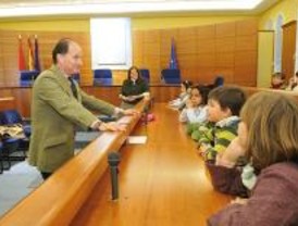 Los escolares visitan el Ayuntamiento de Pozuelo de Alarcón