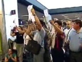 Aerosur embarca a los pasajeros que han esperado tres días para ir a Bolivia
