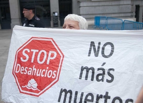 Pancarta contra los desahucios