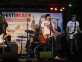 Ilegales, The Romantics y Juan Perro en Festimad 2010