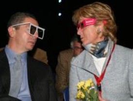 Los madrileños reeligen a Aguirre y a Gallardón para irse de cañas