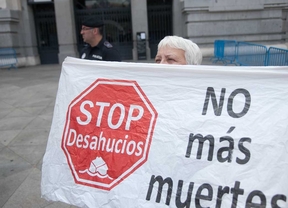 Desahucian a una anciana de 85 años en Vallecas