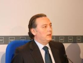 Prada mantiene la demanda por presunto espionaje por 'dignidad personal'