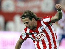 Forlán es duda para el partido de Liga