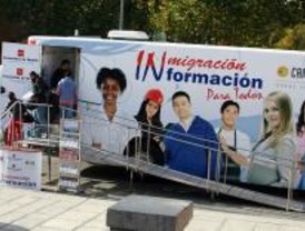 Llega el autobús del empleo a Las Rozas