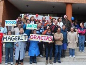 Los usuarios del Magerit, ya juntos, celebran una fiesta