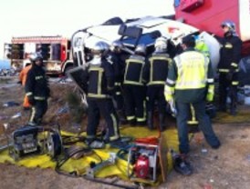 Grave tras volcar su camión en la M-50