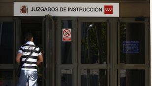 Un juez rechaza la instalación de una plataforma elevadora para un menor con un 87% de discapacidad