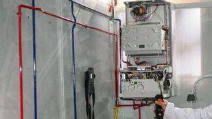 Dos falsos revisores de gas roban 3.000 euros a una anciana en su casa