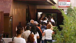 El número de parados subió en 7.978 personas en enero, hasta los 460.330 desempleados