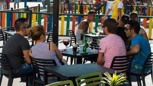 Los turistas extranjeros gastaron 6.240 millones en la región en 2015