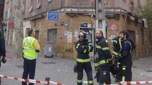 Desalojan a 73 personas en un edificio en Vallecas por el derrumbe de un forjado