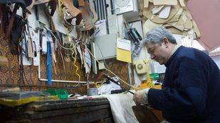 Guarnicioneros, una vida cosida en piel