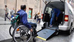 CERMI exige la regulación sobre el uso de la plataforma central de los autobuses para las personas con discapacidad