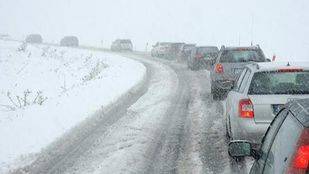 La DGT recomienda el uso de cadenas en la carretera del Puerto de Navacerrada y de Cotos