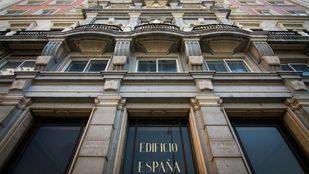 Carmena asegura que el Grupo Wanda "se queda" en Madrid