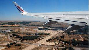 Los vecinos de Ciudad Santo Domingo denuncian el incumplimiento de la sentencia que pide cesar los vuelos sobre la zona