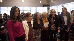 Celia Amorós recibe el premio Clara Campoamor por sus aportaciones en el avance de la igualdad entre hombres y mujeres