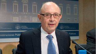 Montoro recortará 2.000 millones de euros para reducir el déficit