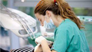 Facua alerta del cierre "repentino" de las clínicas dentales 'Mi Dentista' de Islazul y La Gavia