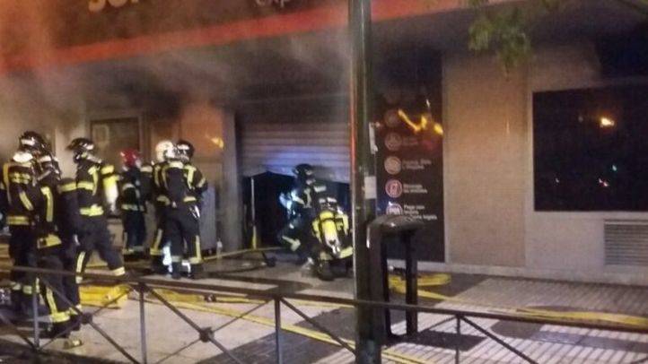 El incendio ha tenido lugar en la calle Alcalá.