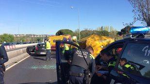 Muere un motorista tras chocar contra un coche en la A-6