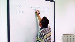 El Consejo Escolar aconseja a la Comunidad evaluar el trabajo de los profesores