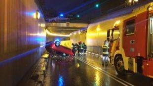 Localizan a la pareja que se fugó del coche que cayó en el túnel de Reina Cristina