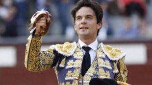 Corrida de la Prensa: oreja justita para Del Álamo en tarde de mulos con cuernos