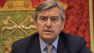 El alcalde de Villaviciosa, investigado por coaccionar a nueve empresarios y un periodista