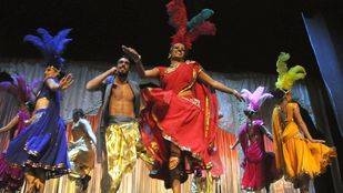 Ahora Madrid y PSOE aprueban la subvención a la empresa encargada de los premios de Bollywood pese a las alarmas