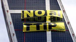 Ahora Madrid y PSOE rechazan el TTIP por ser "manto comercial que subordina la democracia a intereses de pocos"