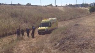 Encuentran a un hombre con un golpe de calor grave en un descampado de Leganés