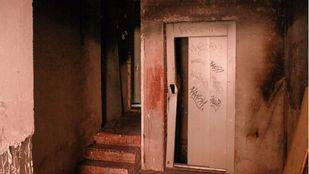 Las llamas no extinguen la okupación en la calle Juanita