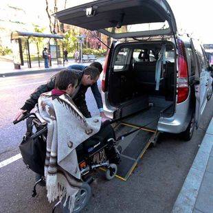 CCOO y UGT denuncian que el pliego de atención a menores traerá "precariedad laboral"