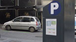 Los madrileños gastan 585 euros de media al año en aparcar en el centro, según un estudio